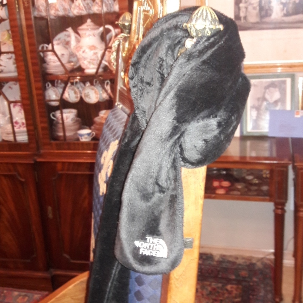 ❄New The North Face black scarf fluffy